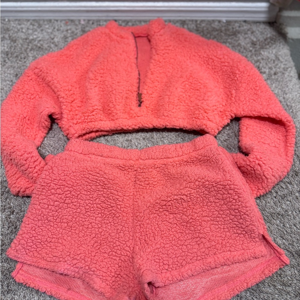 Cozy Coral Fleece Set
